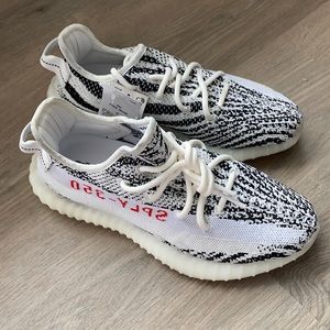 YEEZY BOOST 350 V2